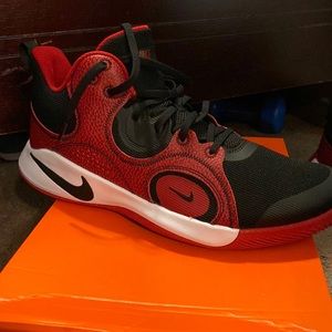 Red Nike Fly.By Mid 2 size 12 mens